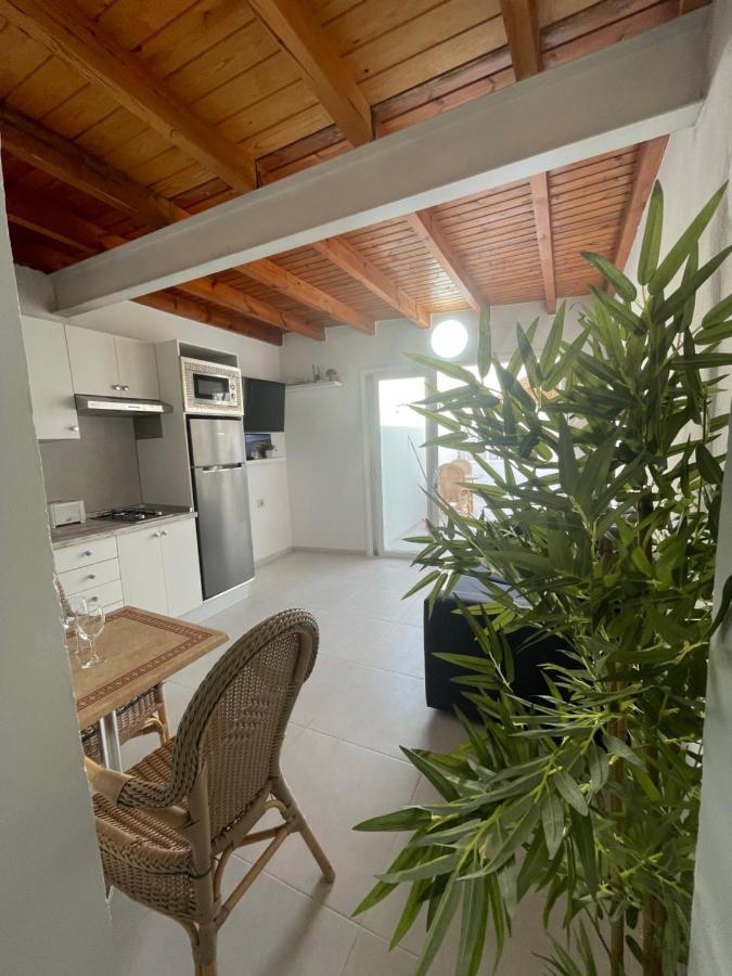 Apartamentos Elena Lajares Bagian luar foto