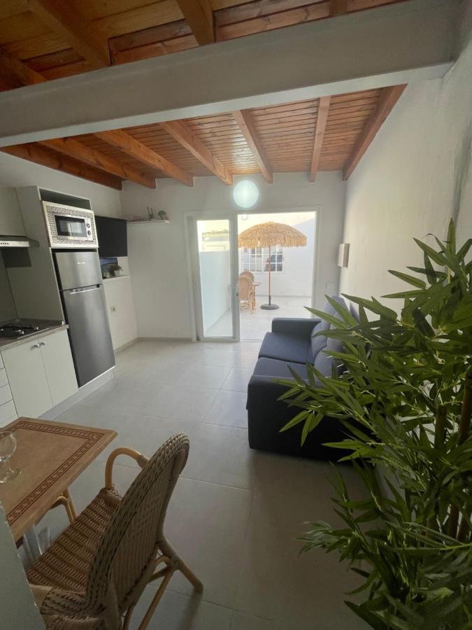 Apartamentos Elena Lajares Bagian luar foto