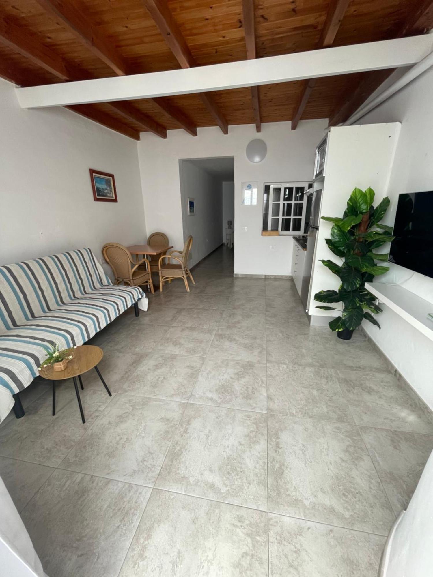 Apartamentos Elena Lajares Bagian luar foto